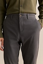 Regular Fit Modern Chino Pant