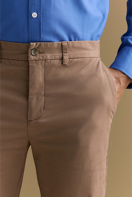 Khaki Brown Slim Fit Modern Chino Pant - MEN Chino Pants | Trenery