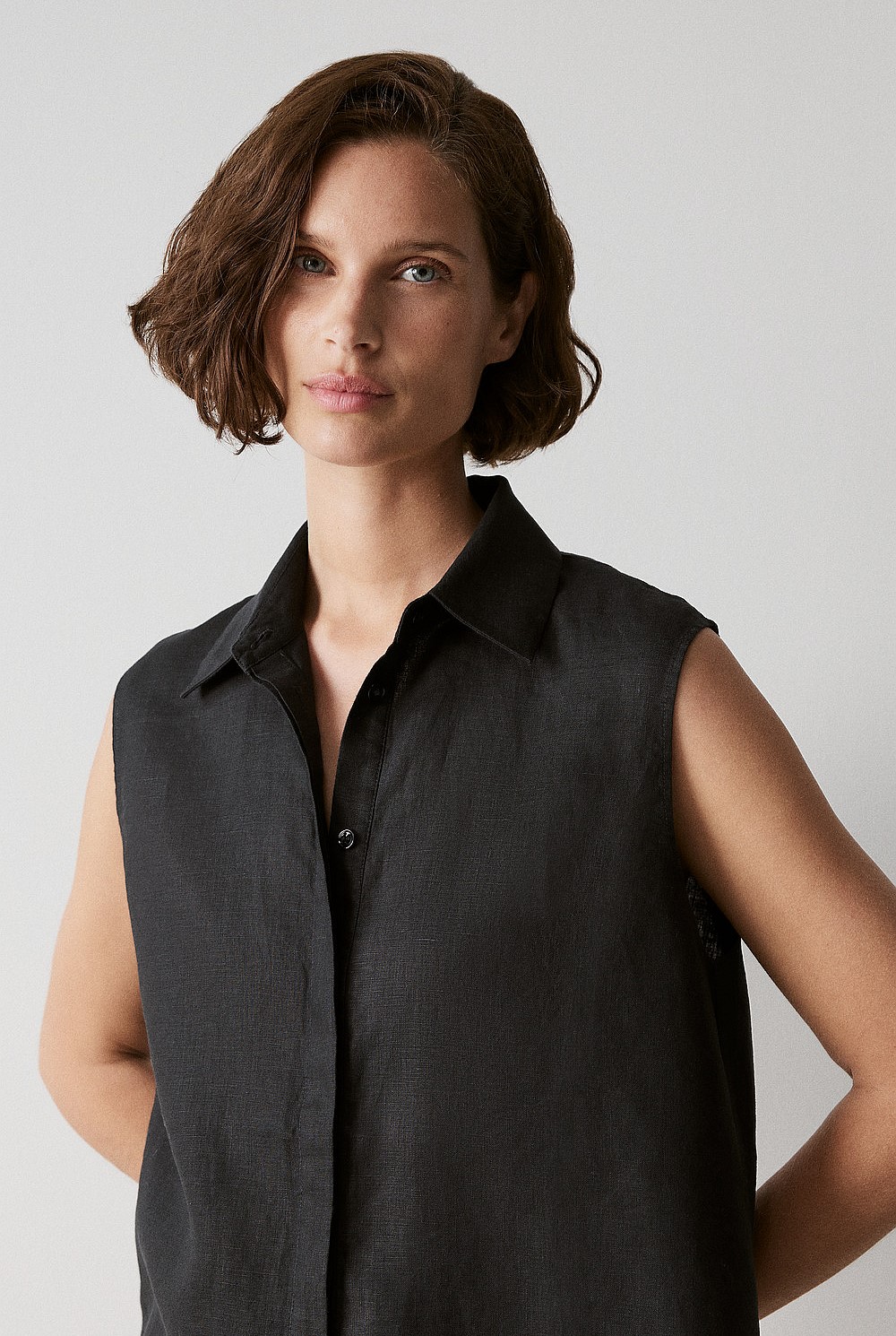 Linen Sleeveless Shirt