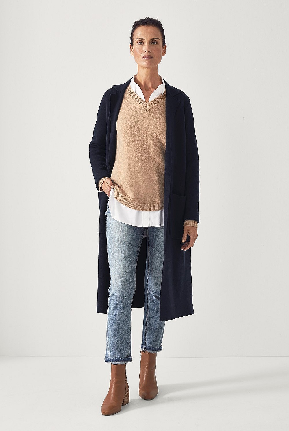 Wool V Neck Curve Hem Knit