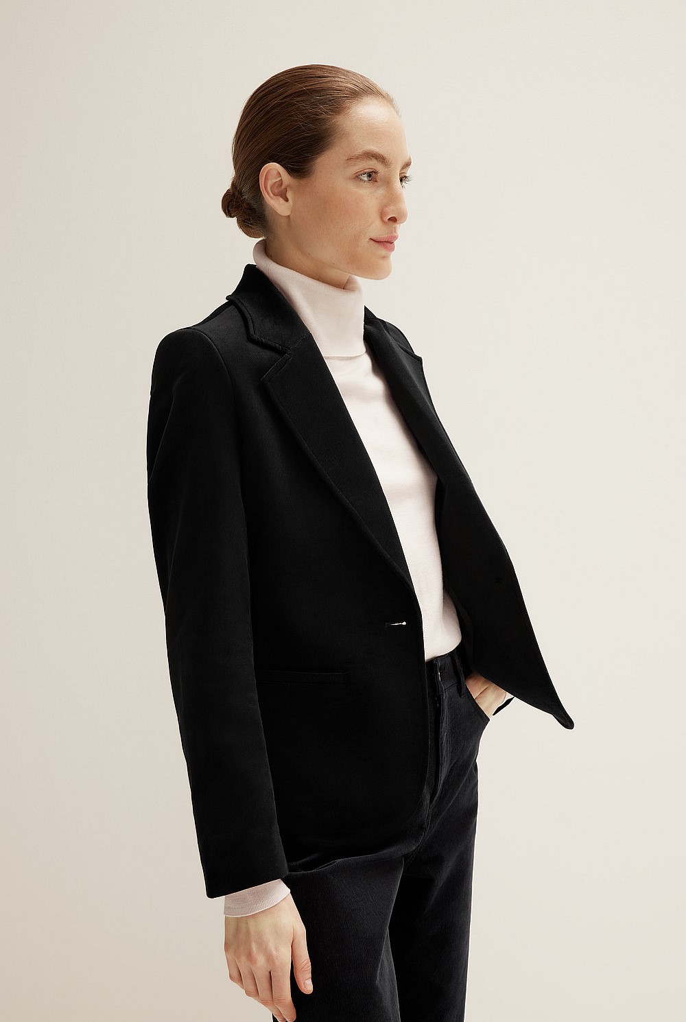 Single Breasted Velvet Blazer