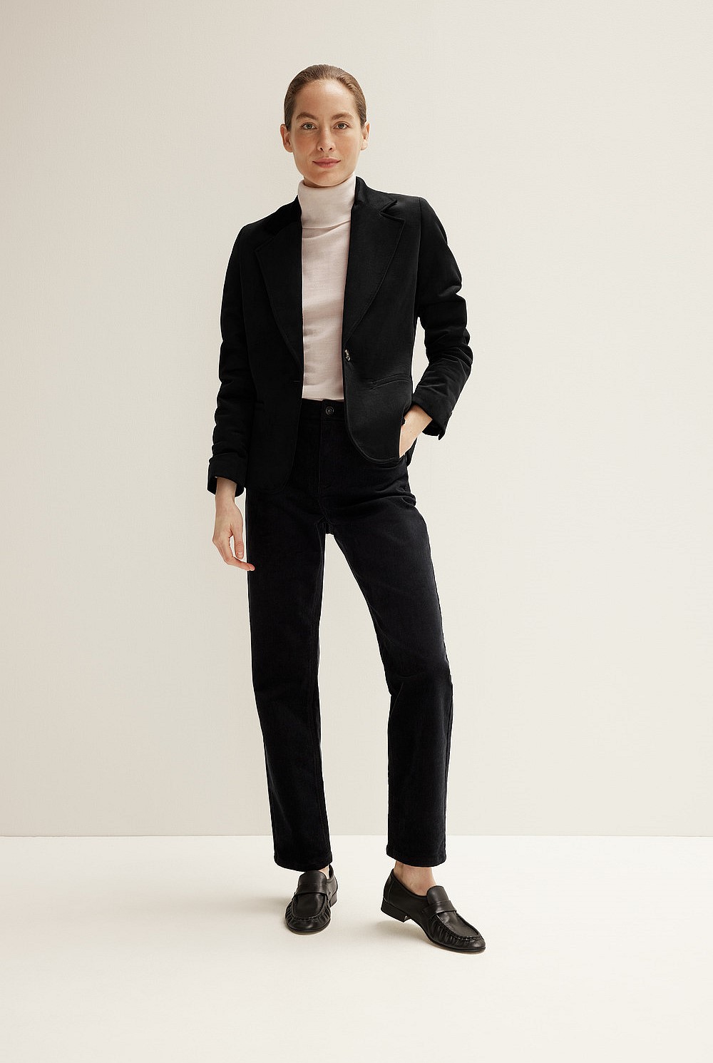 Single Breasted Velvet Blazer
