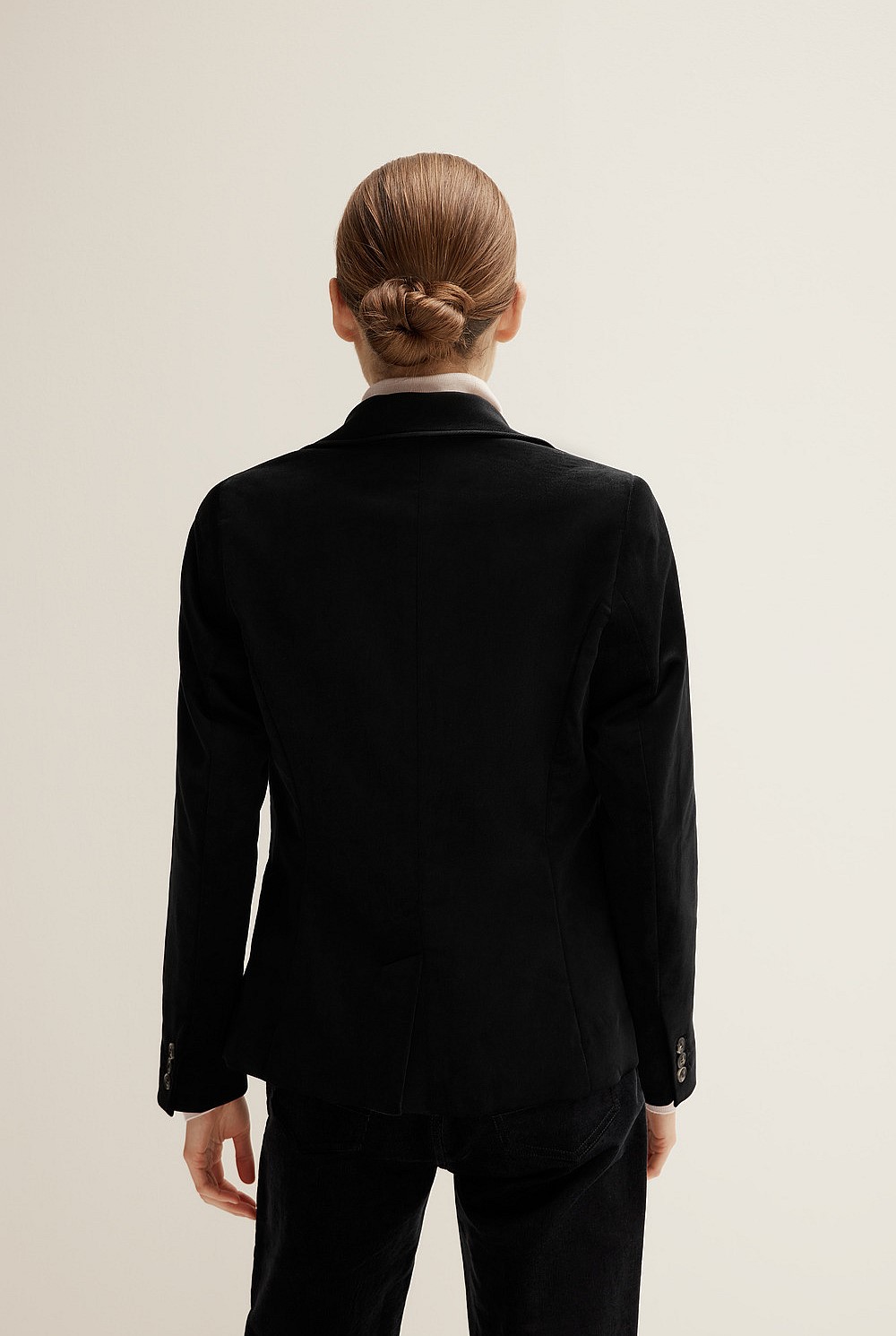 Single Breasted Velvet Blazer