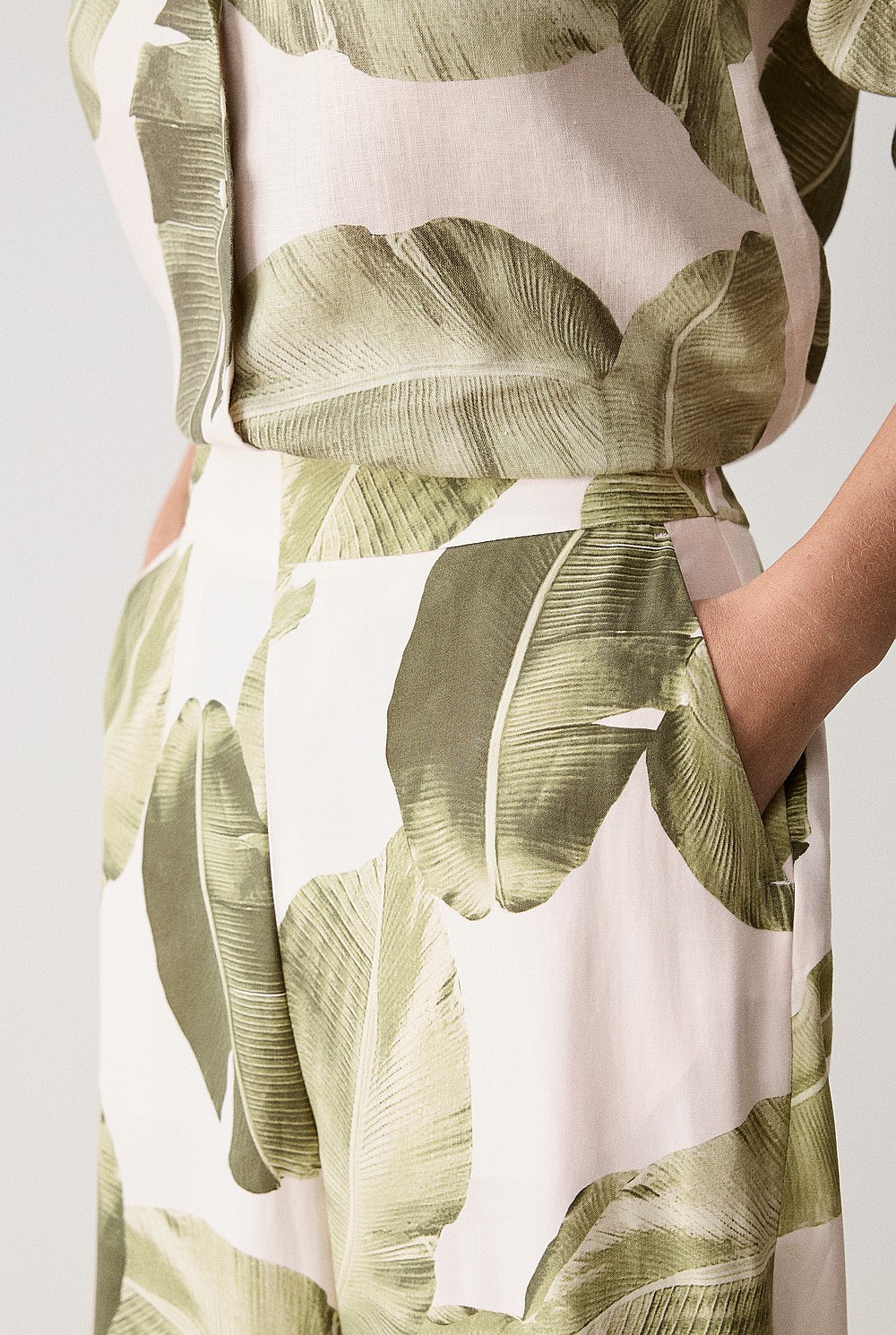 Palm Leaf Print Draped Pant