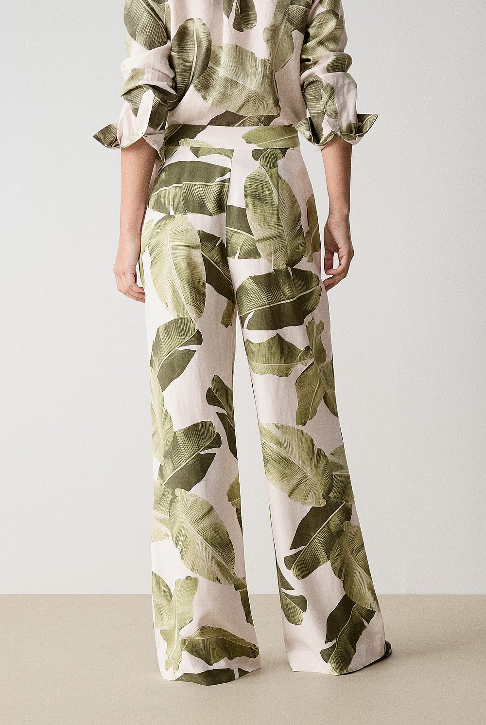 Palm Leaf Print Draped Pant