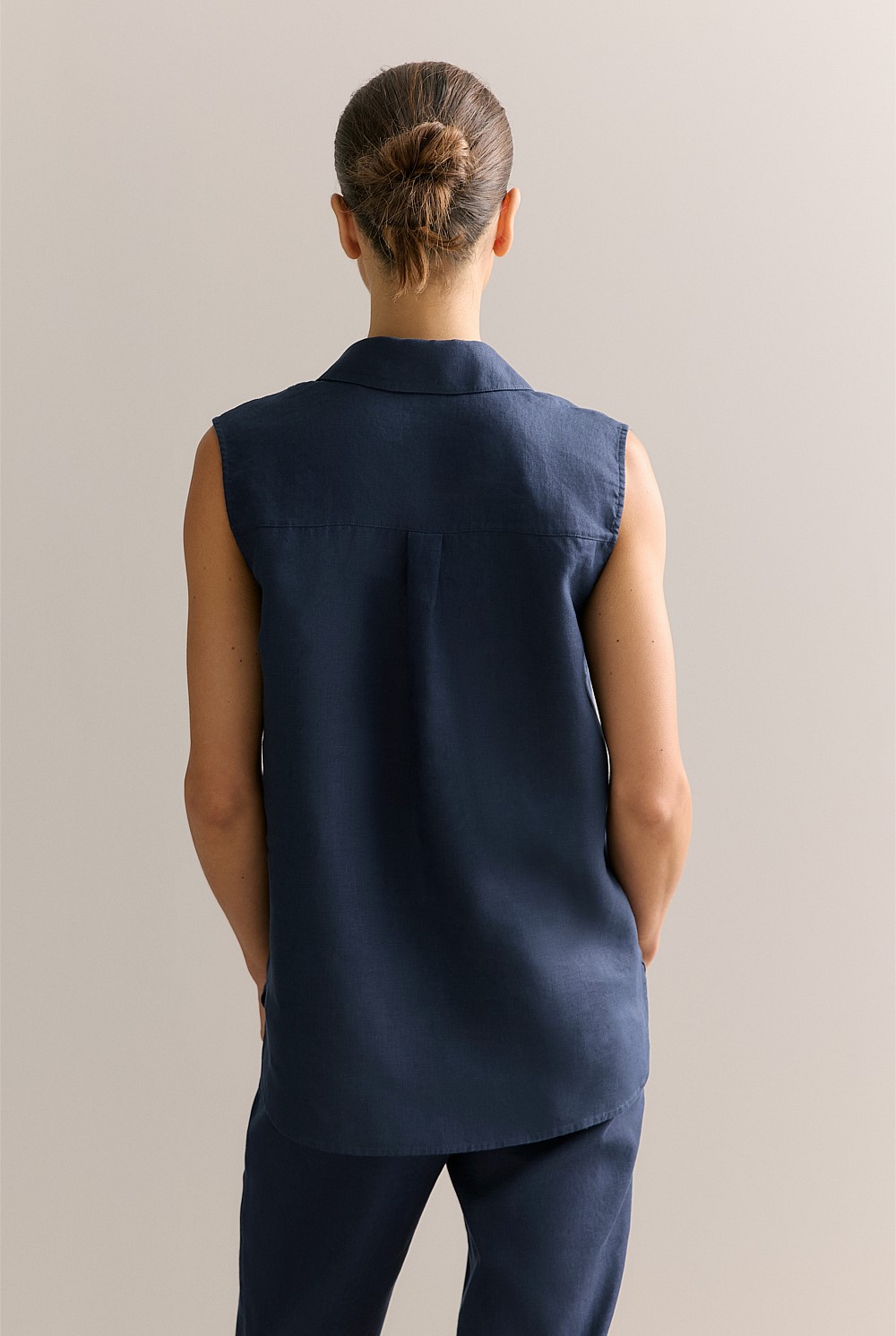 Linen Sleeveless Shirt