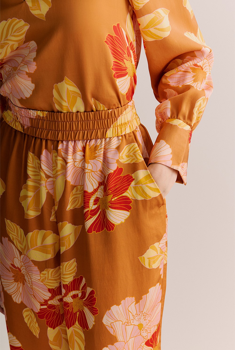 Satin Peony Print Relaxed Pant