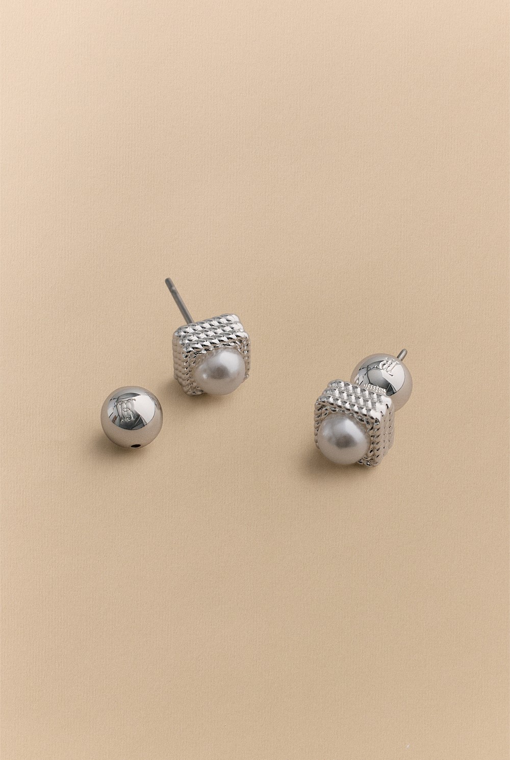 Kembla Pearl Stud Earrings
