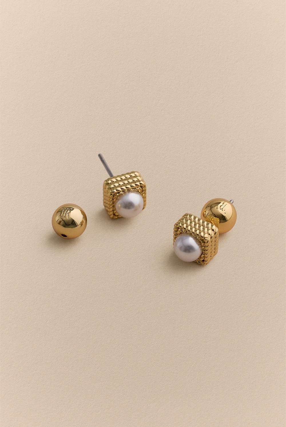 Kembla Pearl Stud Earrings