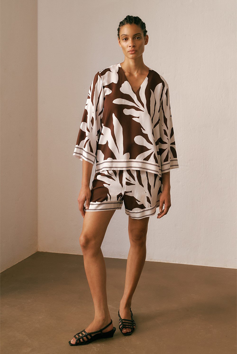 Wakame Border Stripe Relaxed Short