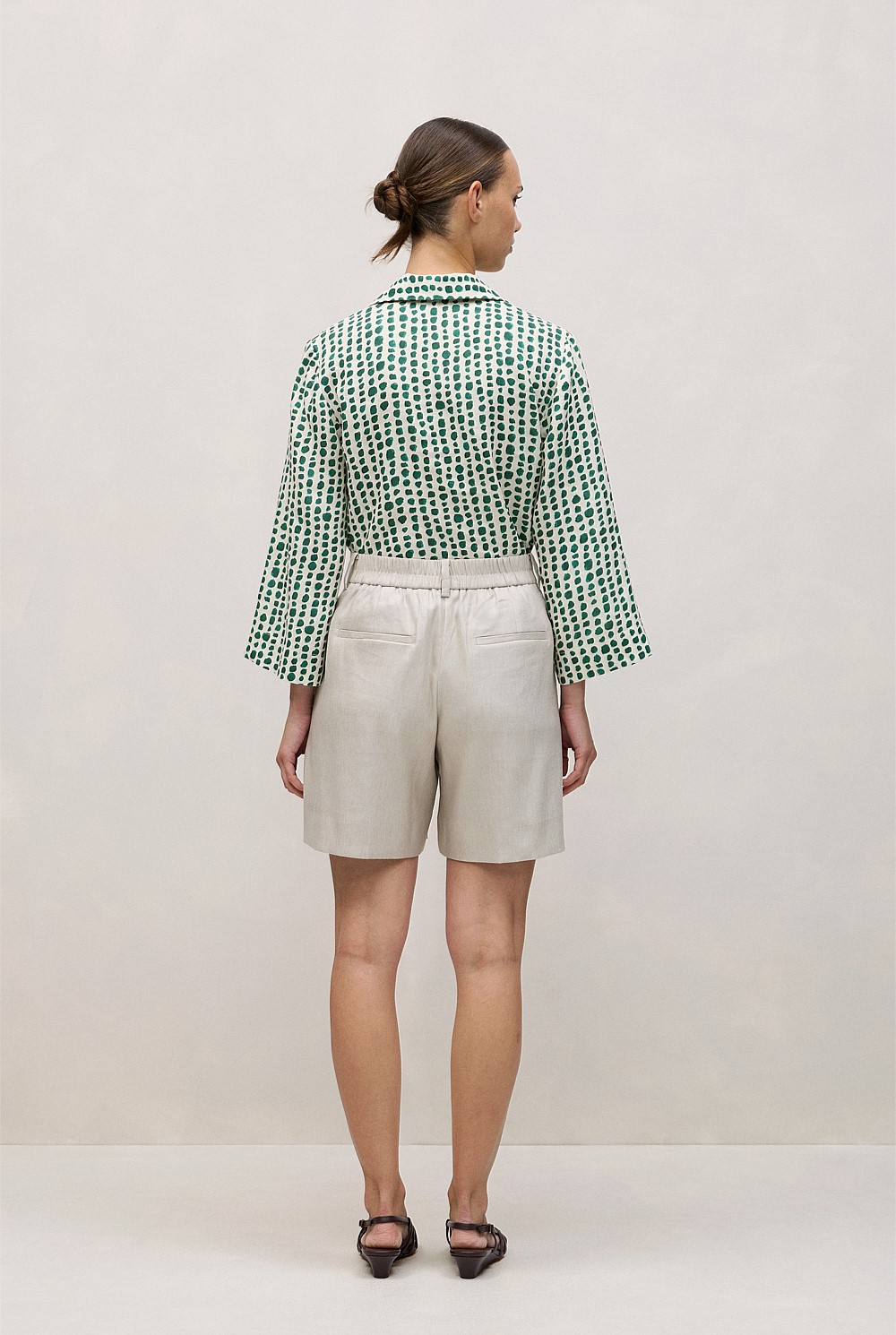 Yarn Dyed Linen Blend Tailored Short