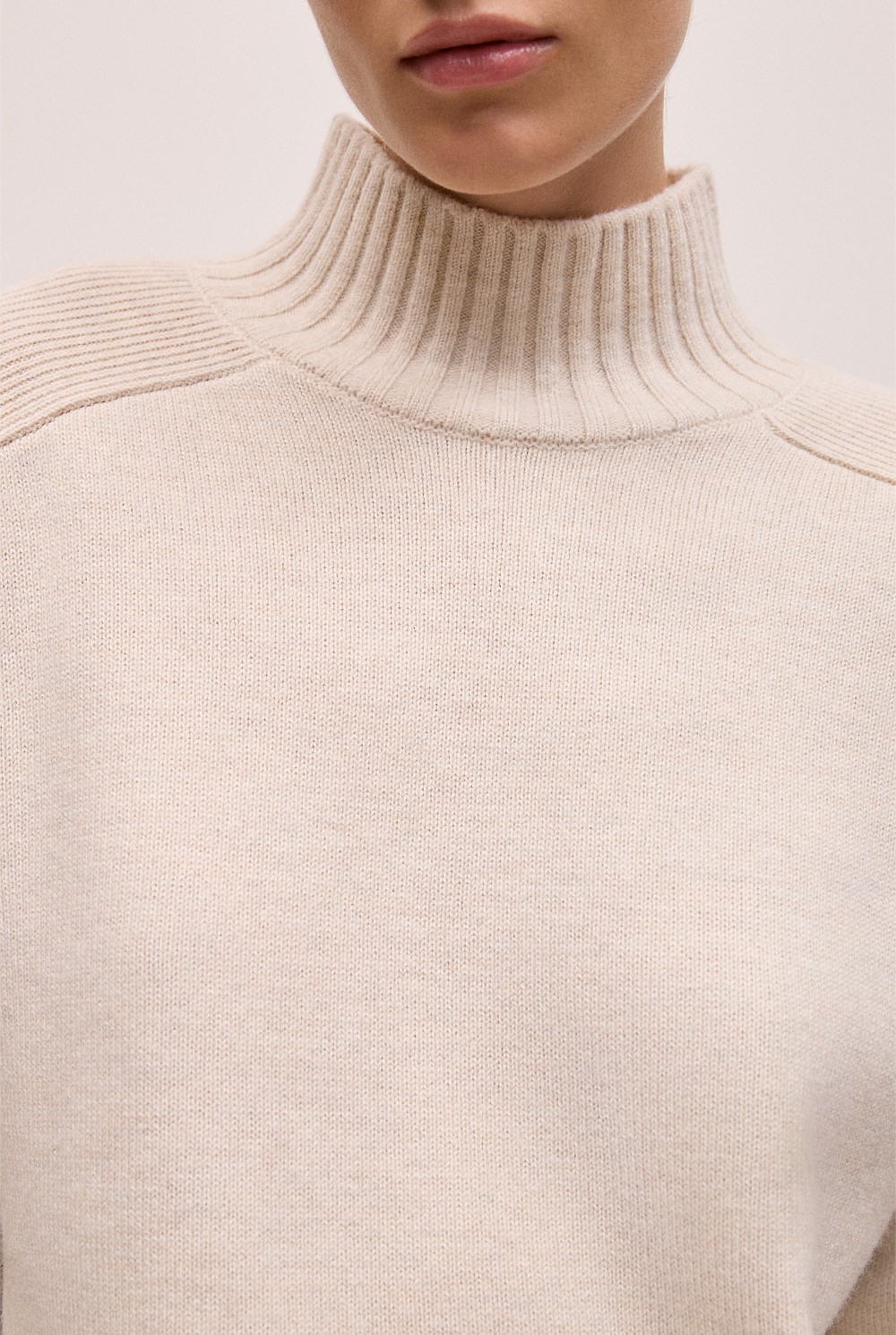 Merino Funnel Neck Pullover