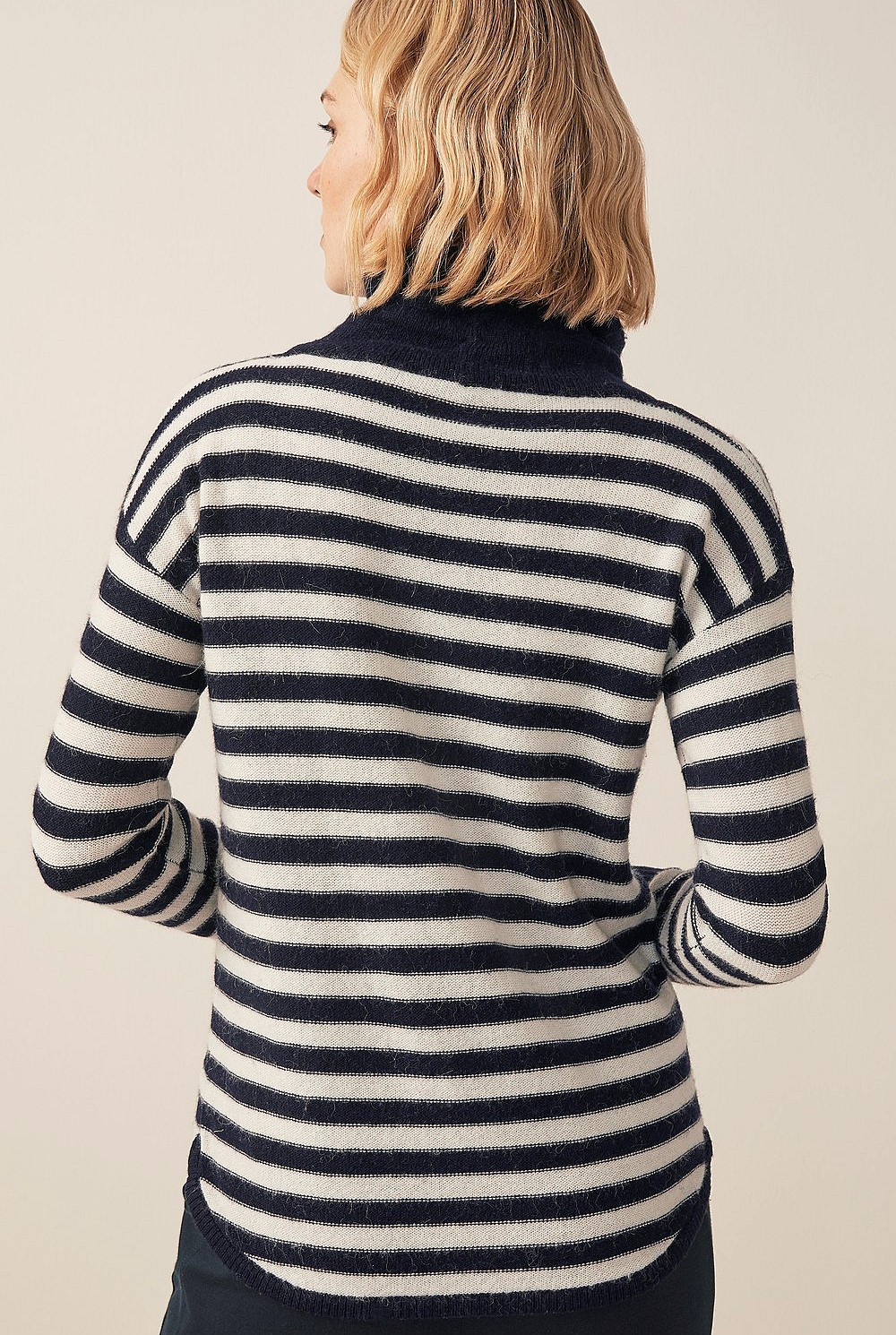 Sporty Stripe Rollneck