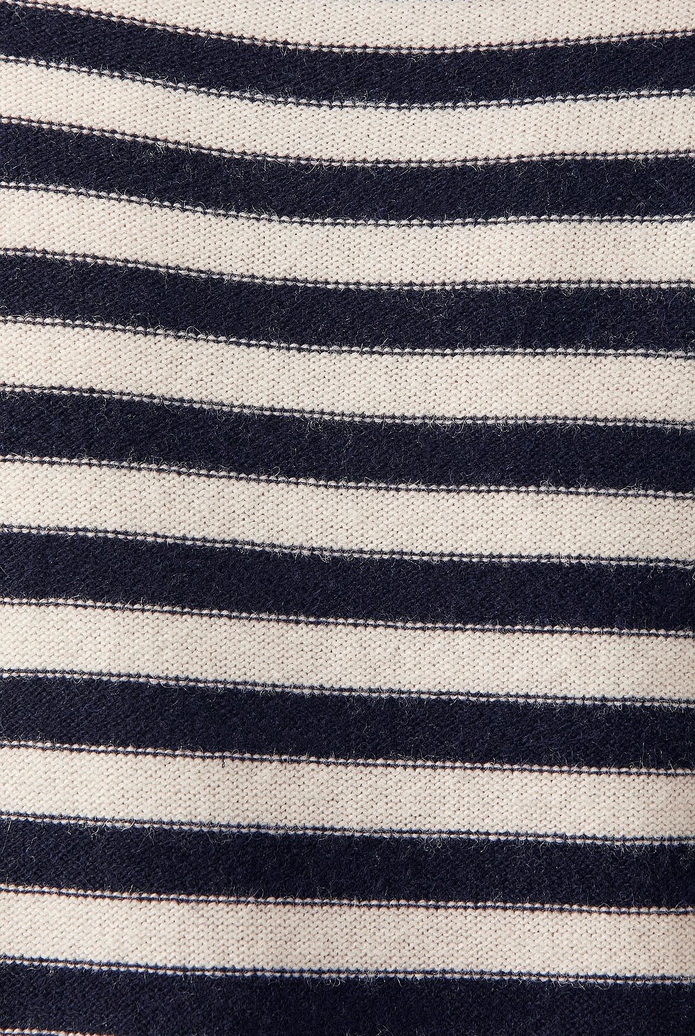 Sporty Stripe Rollneck