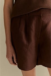 Linen Twill Pleat Detail Short